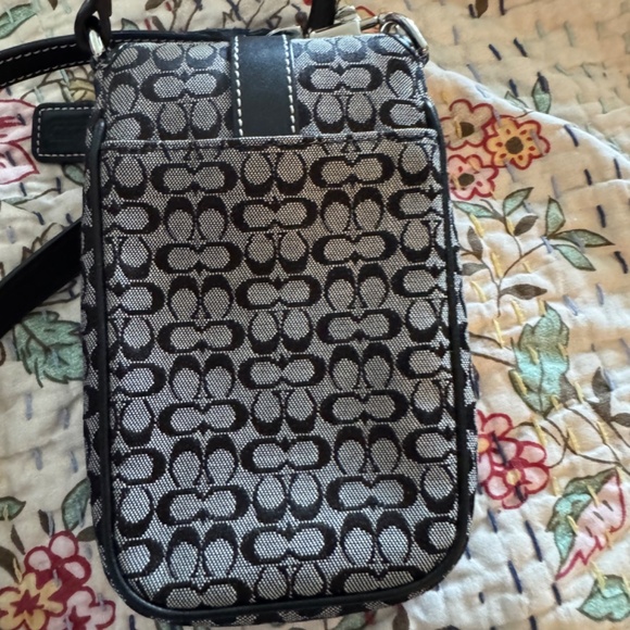 EUC Coach Signature C Crossbody - Picture 5 of 7